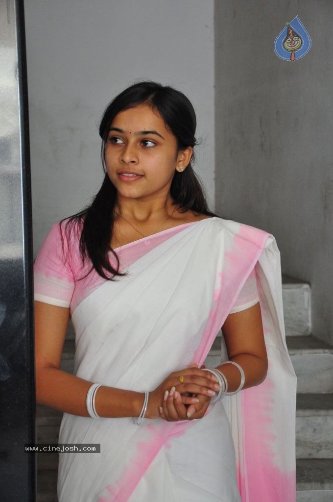 Sri Divya New Stills - 21 / 50 photos