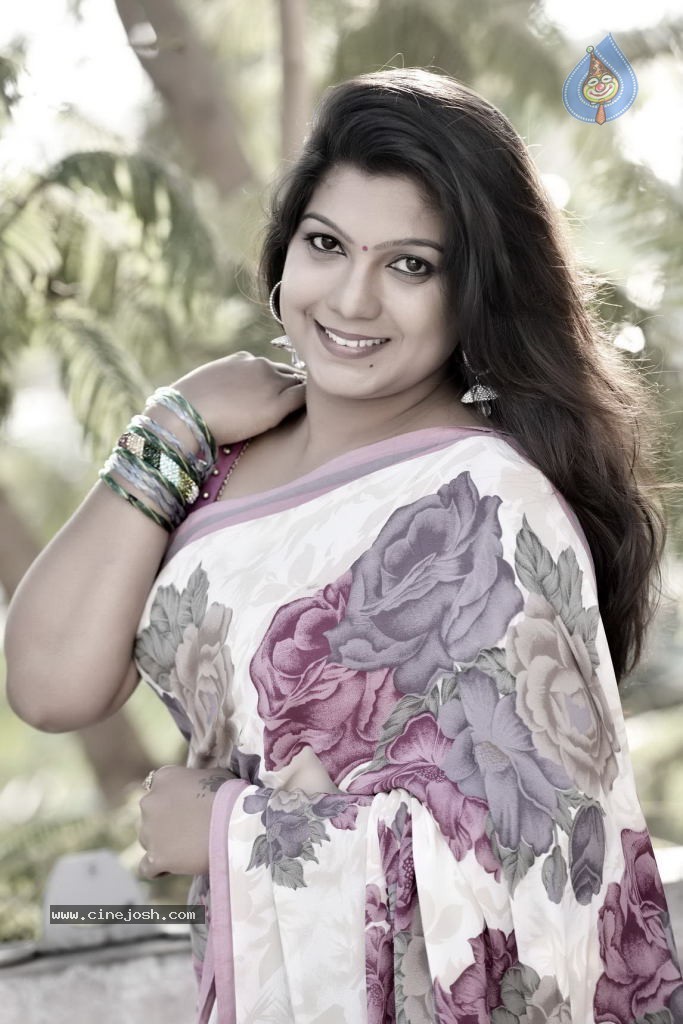 Sri Lakshmi Cute Stills - 22 / 29 photos