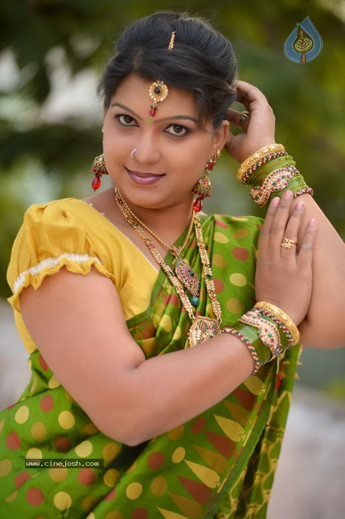 Sri Lakshmi Sex Videos - Sri Lakshmi Cute Stills - Photo 25 of 29