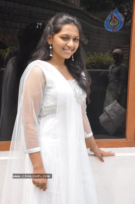 Sri Latest Stills - 4 / 22 photos