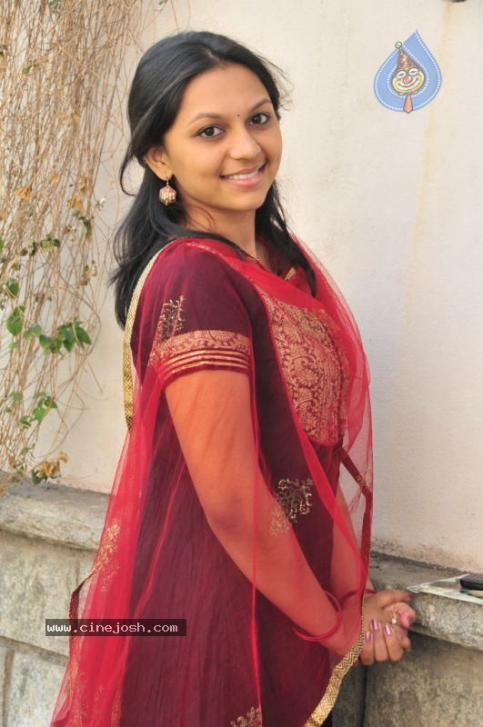 Sri Photo Stills - 16 / 34 photos