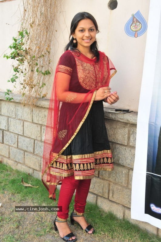 Sri Photo Stills - 17 / 34 photos