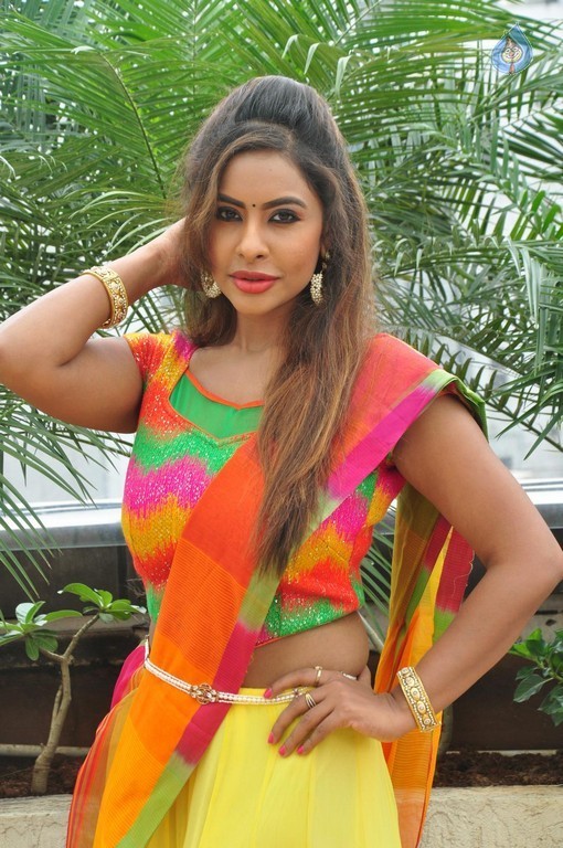 Sri Reddy Latest Photos - 17 / 35 photos