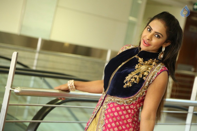 Sri Reddy Mallidi New Photos - 8 / 42 photos