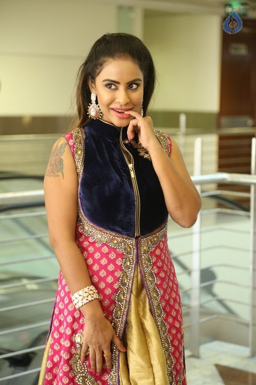 Sri Reddy Mallidi New Photos - 9 / 42 photos