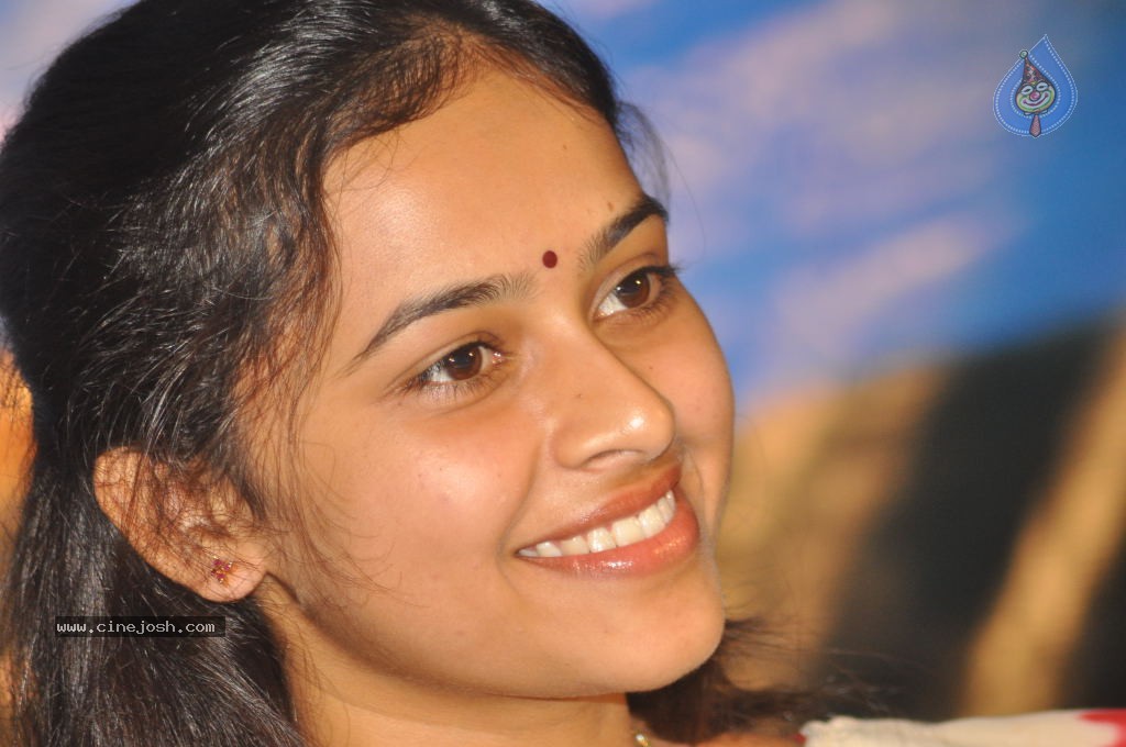 Sridivya Xnxx - Sri Divya Stills - Photo 44 of 53