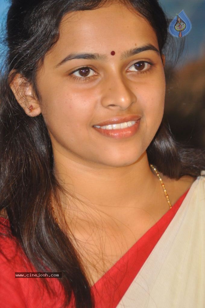 Sri Divya Stills - 35 / 53 photos