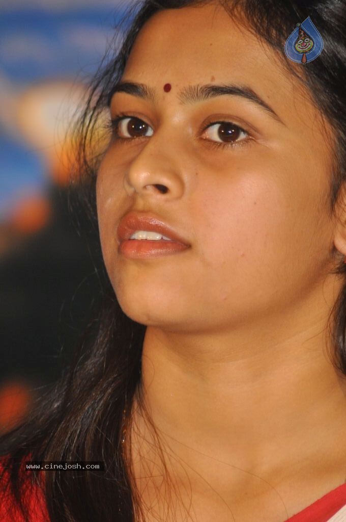 Sri Divya Stills - 38 / 53 photos