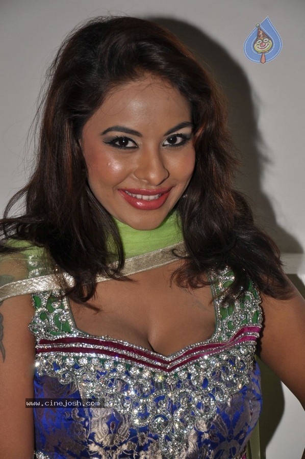 Srilekha Hot Stills - 7 / 27 photos