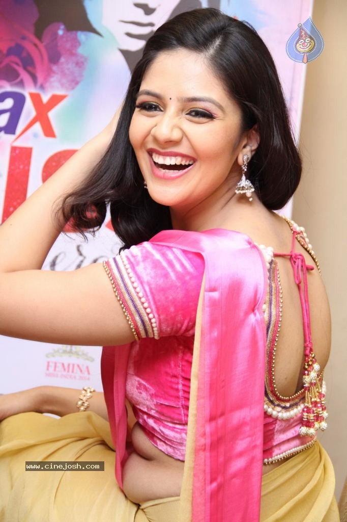 Srimukhi New Pics - 25 / 40 photos