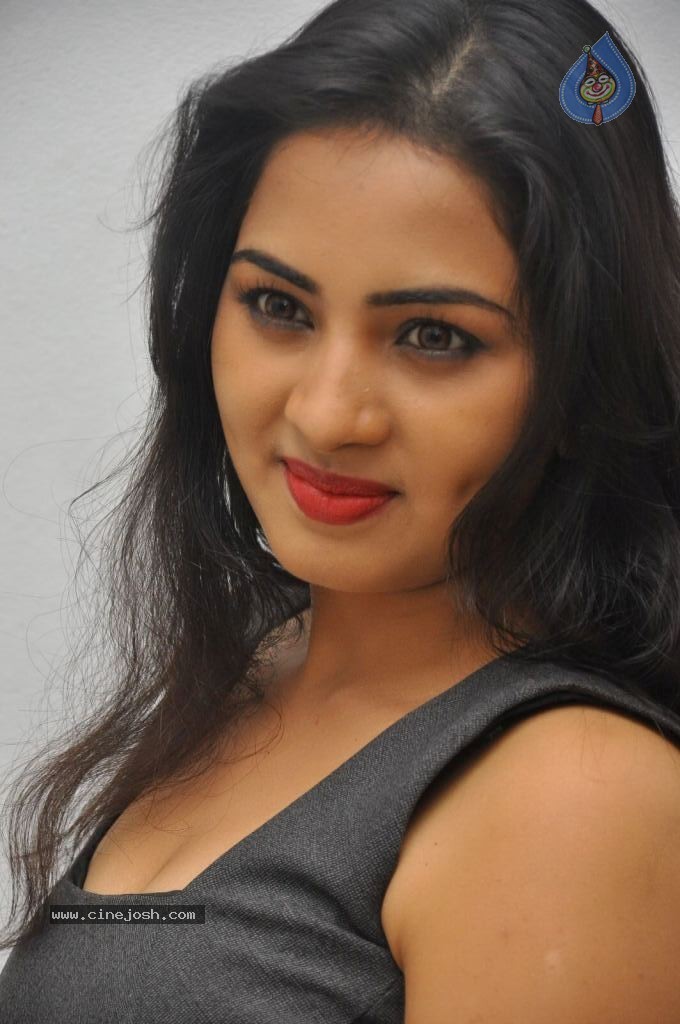 Srushti Hot Stills - 18 / 49 photos