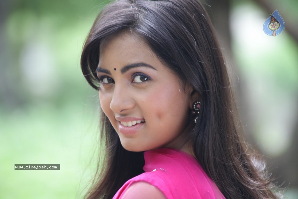 Srushti New Stills - 15 / 54 photos