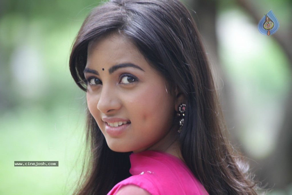 Srushti New Stills - 27 / 54 photos