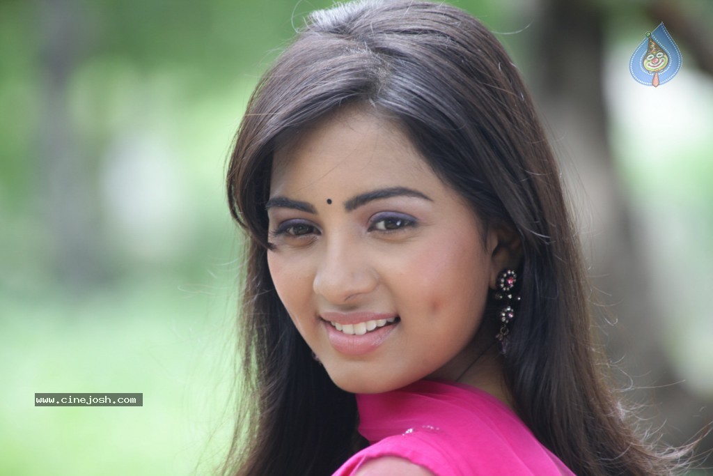 Srushti New Stills - 29 / 54 photos