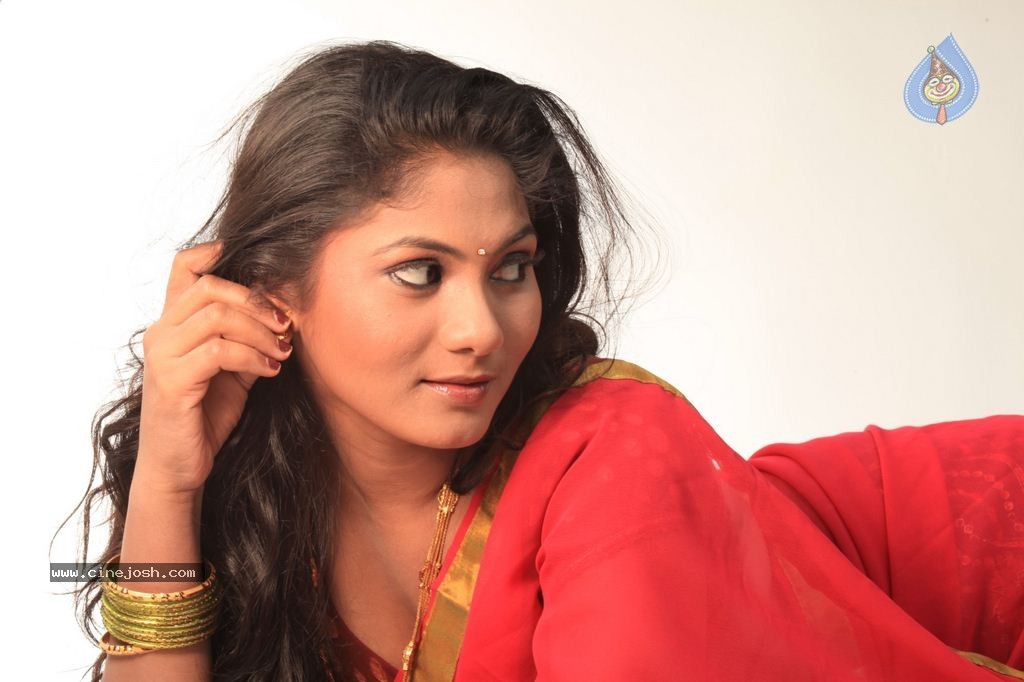 Sruthi Reddy New Stills - 30 / 38 photos