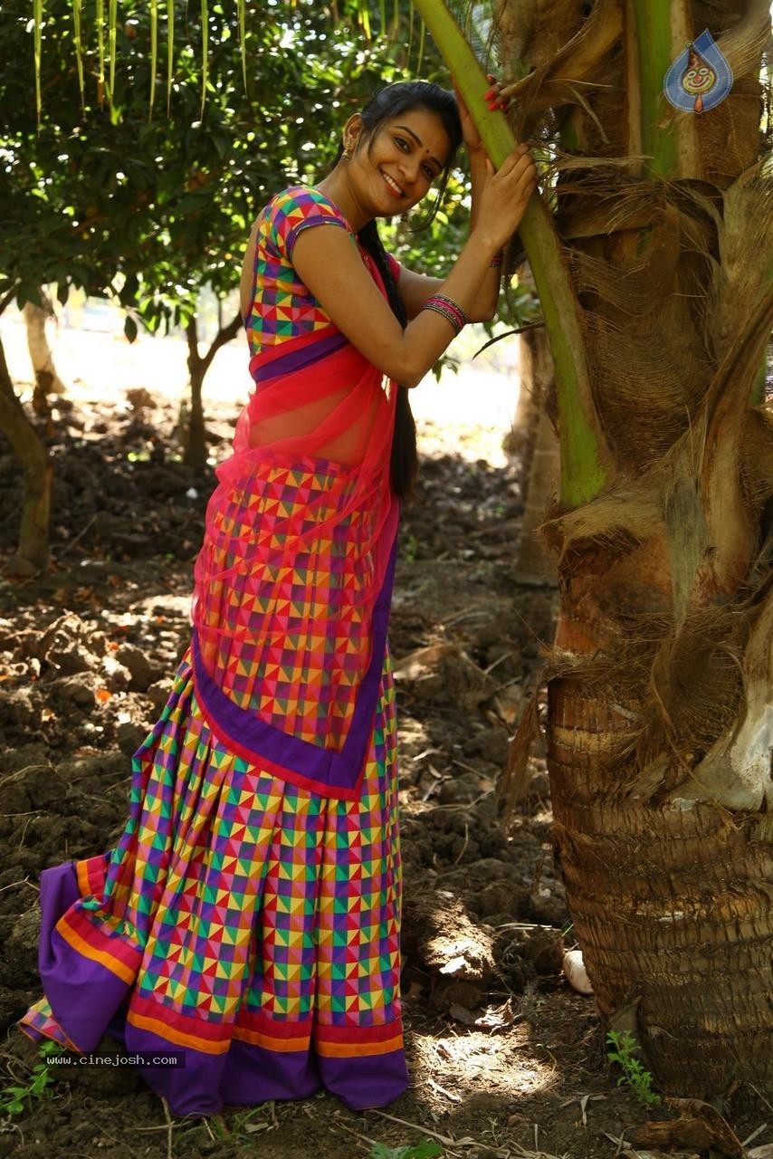 Sruthi Varma Latest Stills - 20 / 52 photos