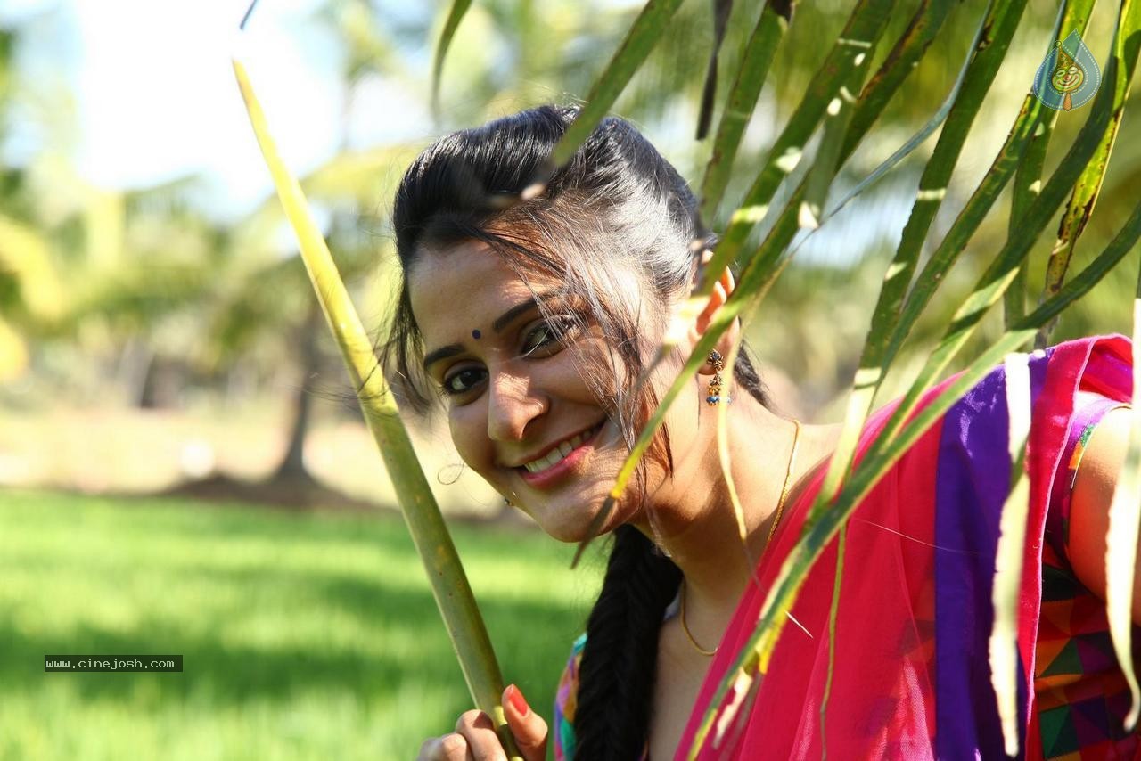Sruthi Varma Latest Stills - 24 / 52 photos