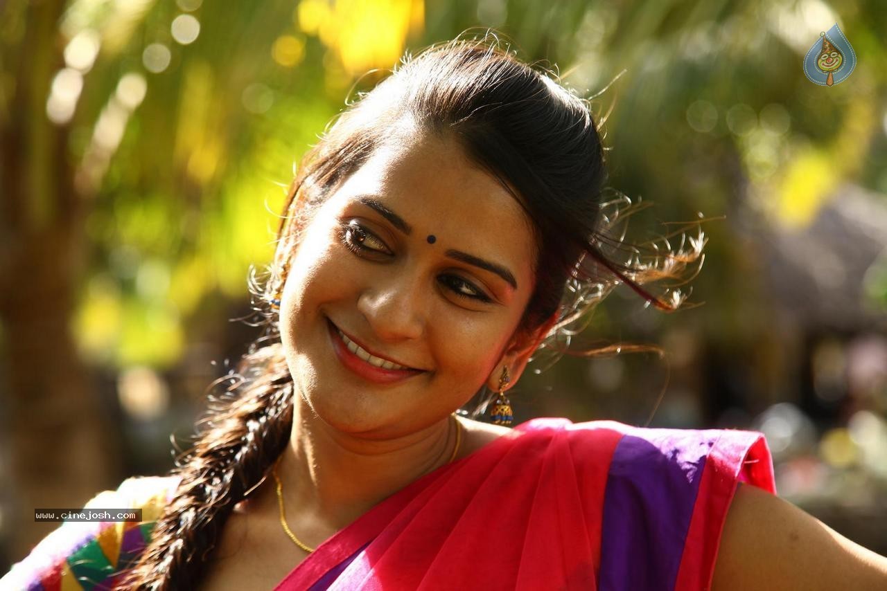 Sruthi Varma Latest Stills - 30 / 52 photos