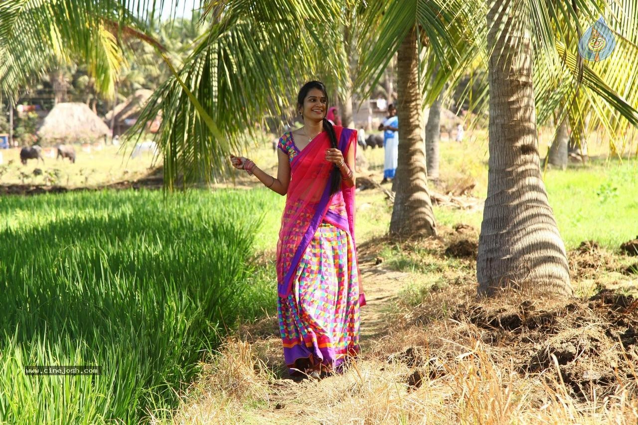 Sruthi Varma Latest Stills - 34 / 52 photos