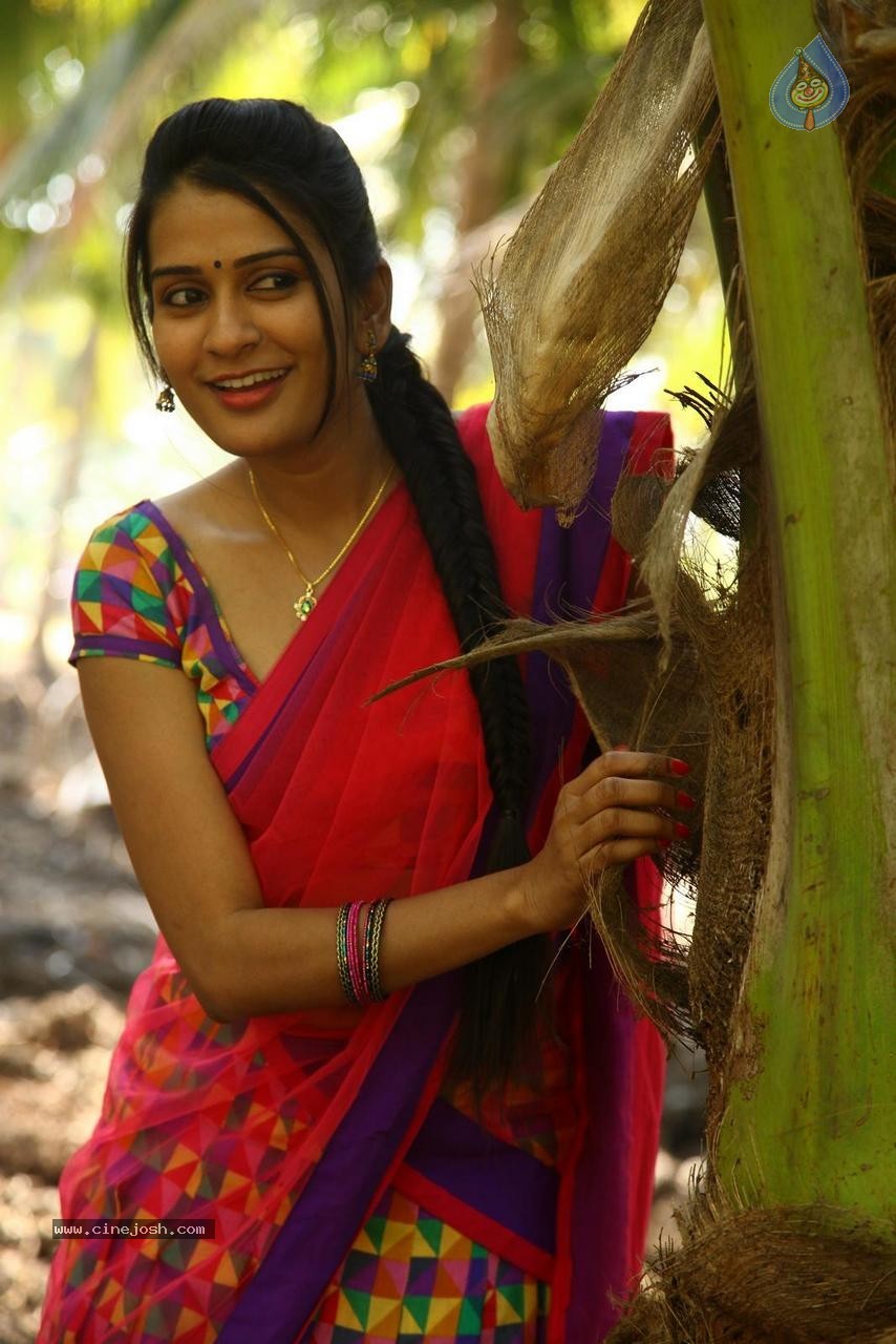 Sruthi Varma Latest Stills - 48 / 52 photos