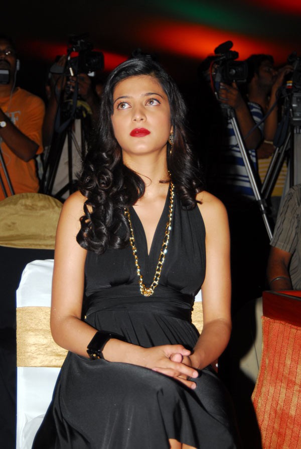 Shruthi Haasan - 53 / 73 photos