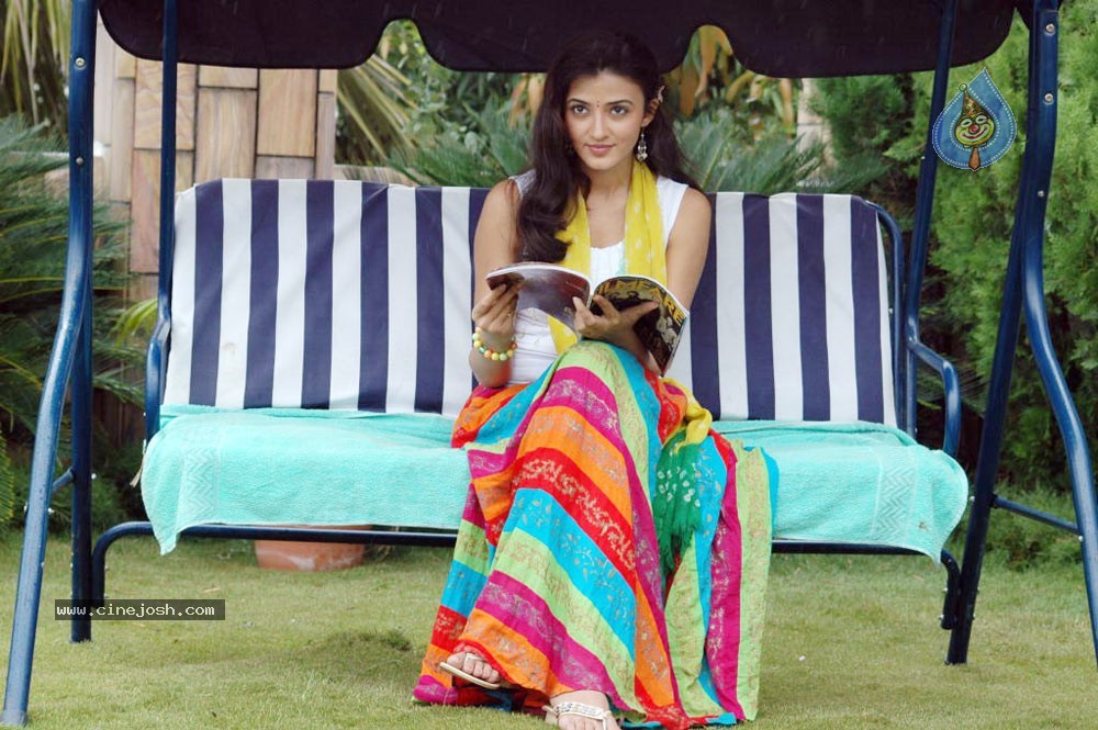 Suhasi In vaade kavali Movie Stills - 53 / 128 photos