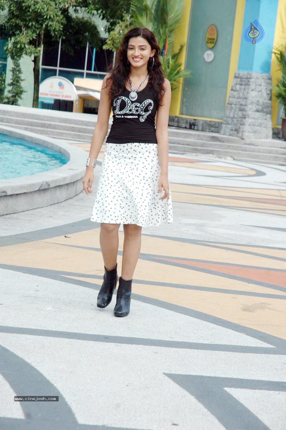 Suhasi In vaade kavali Movie Stills - 68 / 128 photos