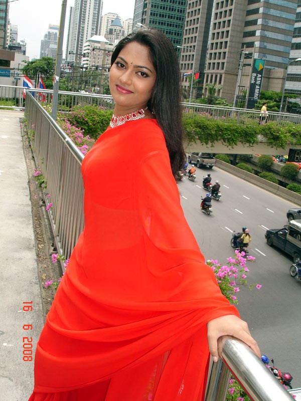 Suhasini - 1 / 16 photos