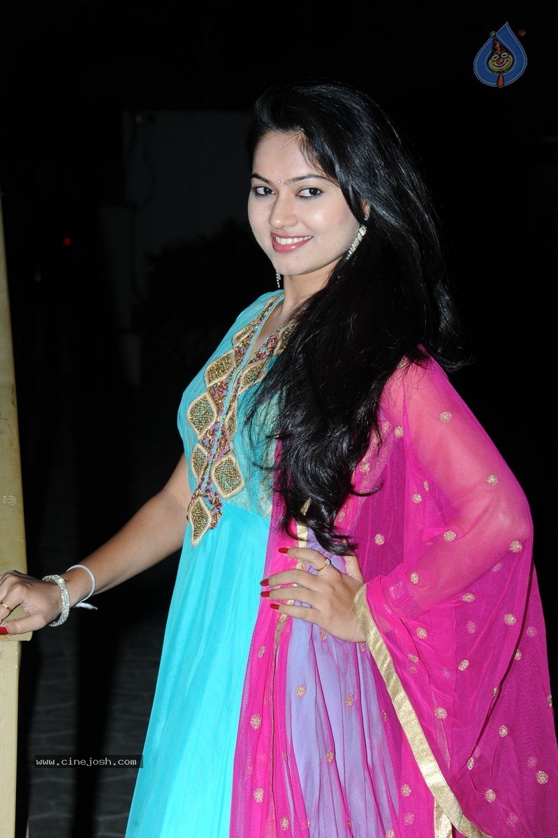 Suhasini New Stills - 7 / 64 photos