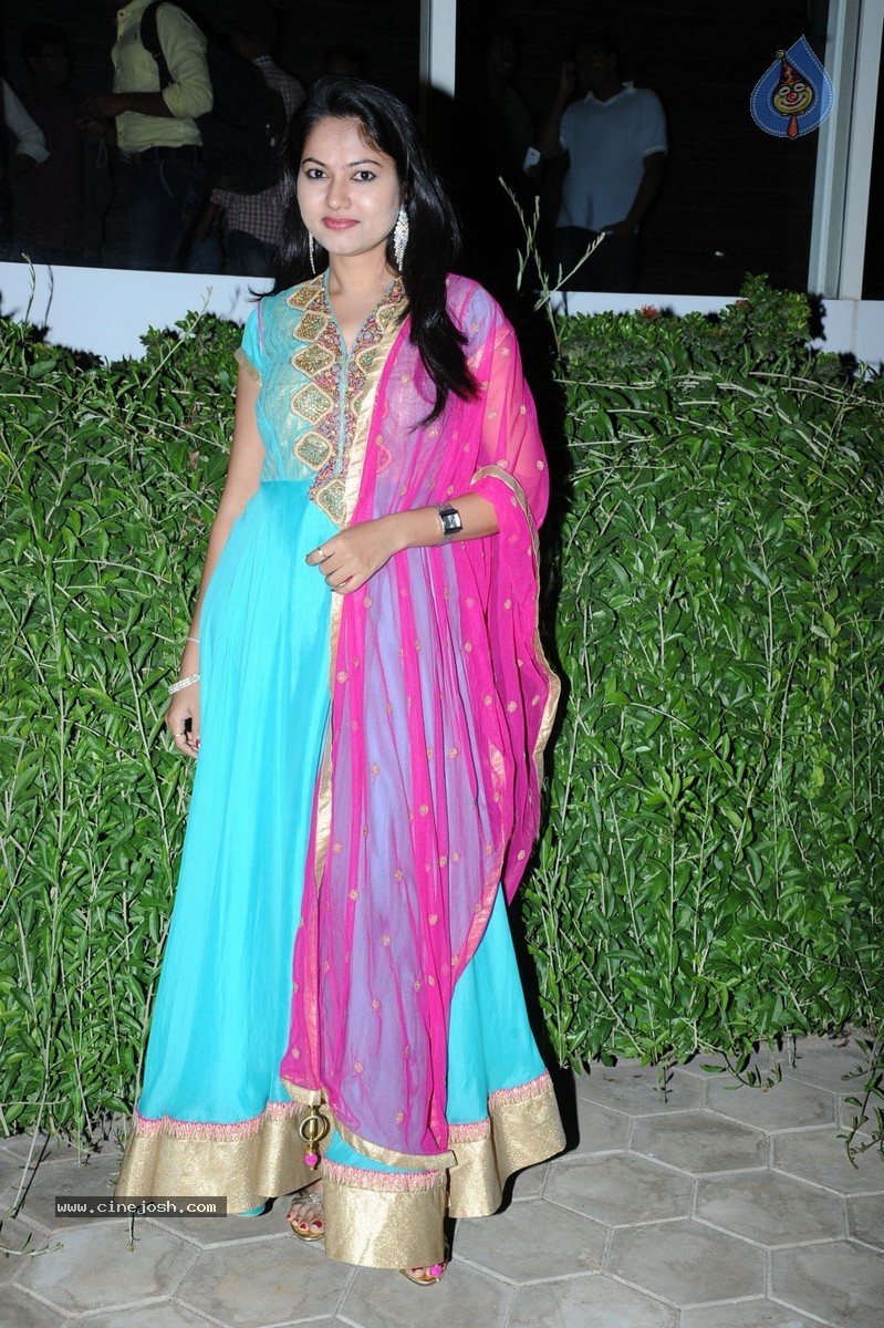 Suhasini New Stills - 20 / 64 photos