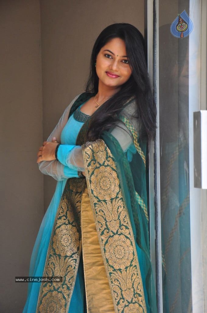 Suhasini New Stills - 8 / 75 photos