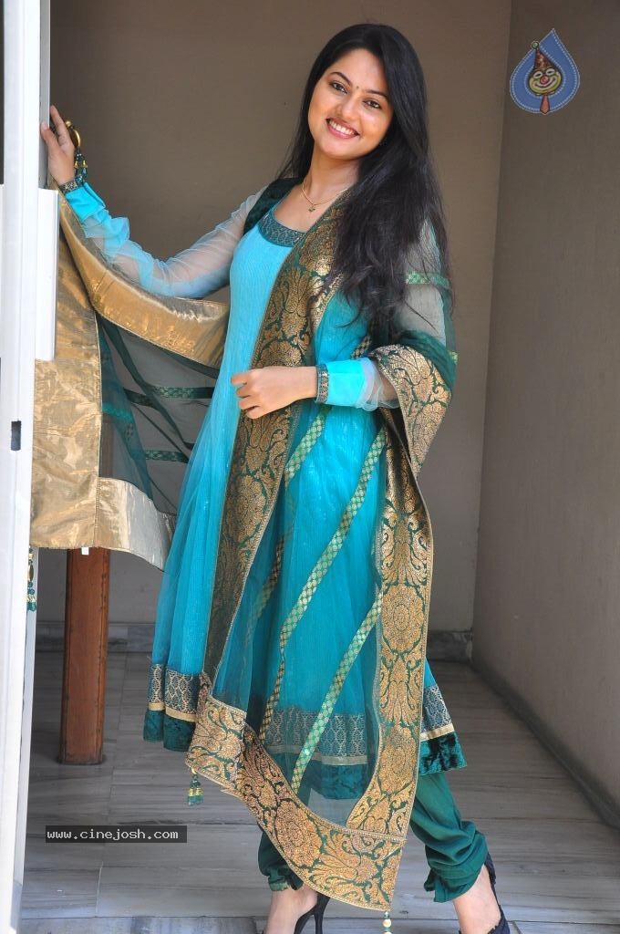 Suhasini New Stills - 39 / 75 photos