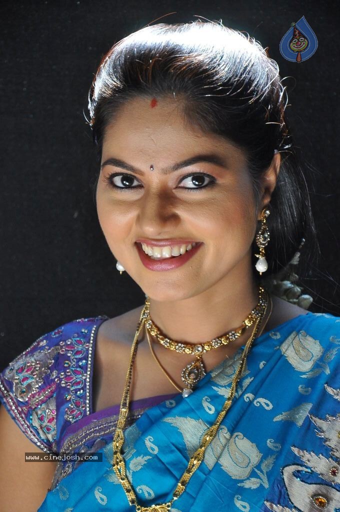 Suhasini Stills - 54 / 108 photos