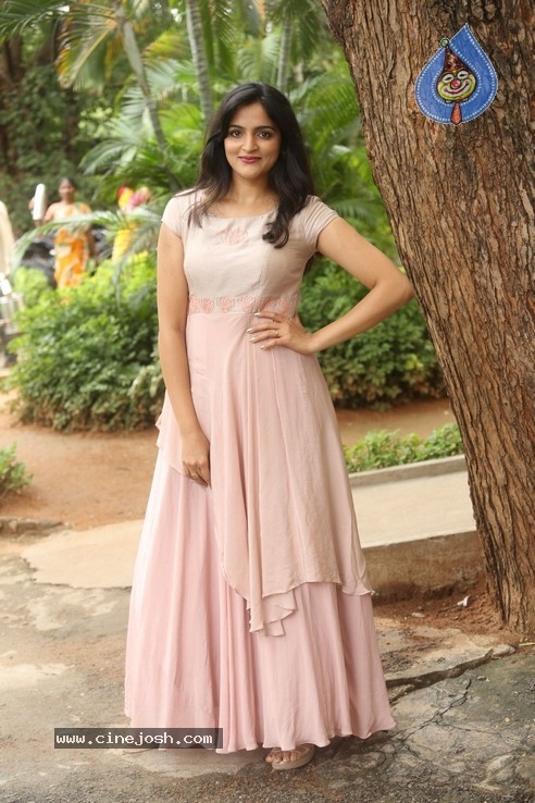 Sukruthi Wagle Stills - 4 / 21 photos