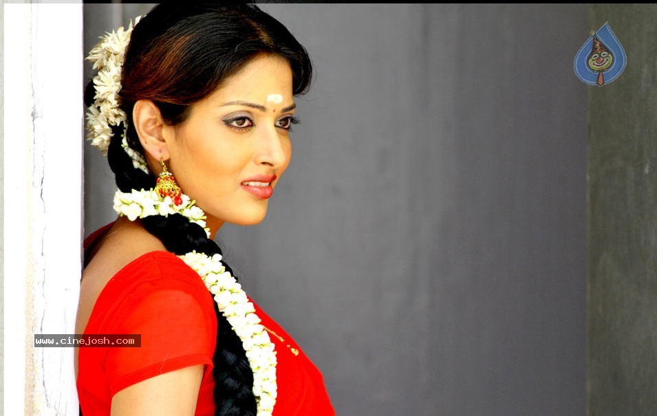 Suma Guha Stills - 6 / 14 photos