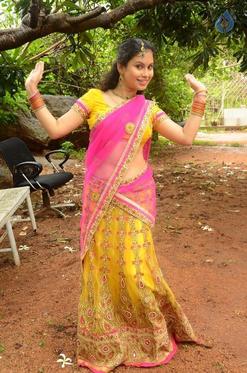 Sumi Ghosh New Photos - 19 / 42 photos