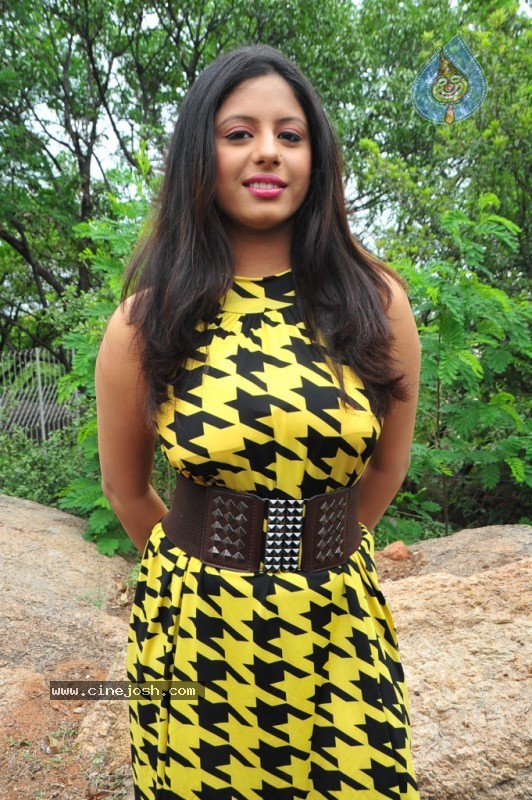 Sunakshi Stills - 10 / 53 photos