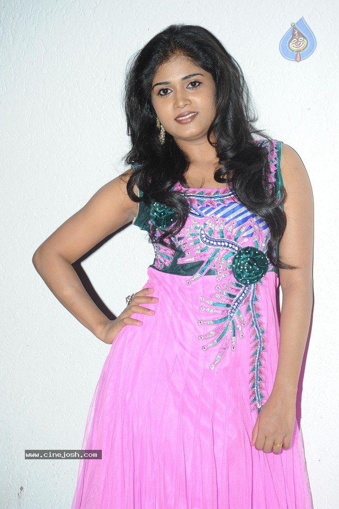 Sunitha Marasiar Stills - 41 / 77 photos