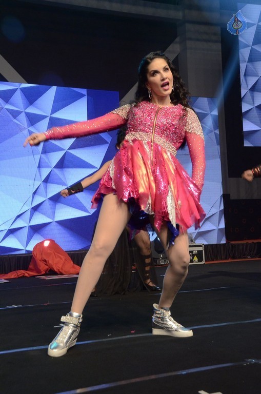Sunny Leone Performance Photos at Rogue Audio Launch - 2 / 53 photos
