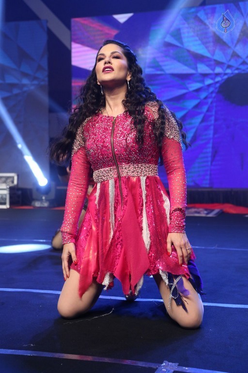 Sunny Leone Performance Photos at Rogue Audio Launch - 9 / 53 photos