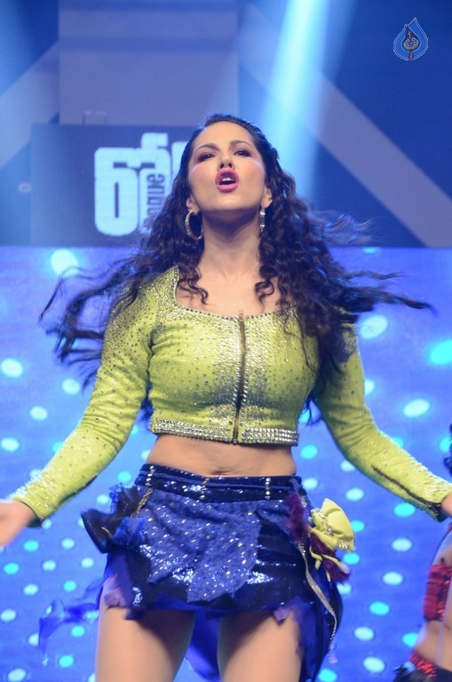 Sunny Leone Performance Photos at Rogue Audio Launch - 28 / 53 photos