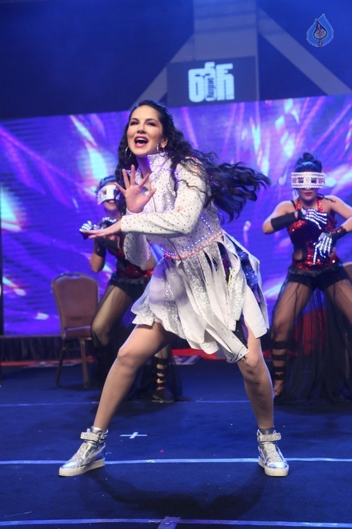 Sunny Leone Performance Photos at Rogue Audio Launch - 51 / 53 photos