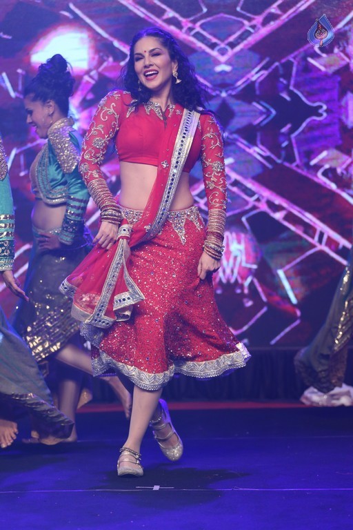 Sunny Leone at Rogue Audio Launch - 38 / 80 photos