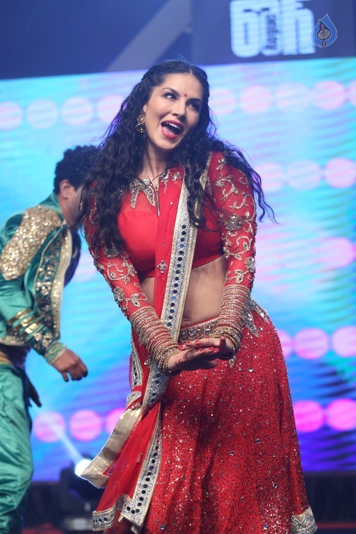 Sunny Leone at Rogue Audio Launch - 51 / 80 photos