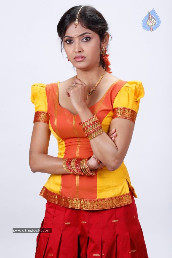 Supoorna Hot Photos - 26 / 106 photos