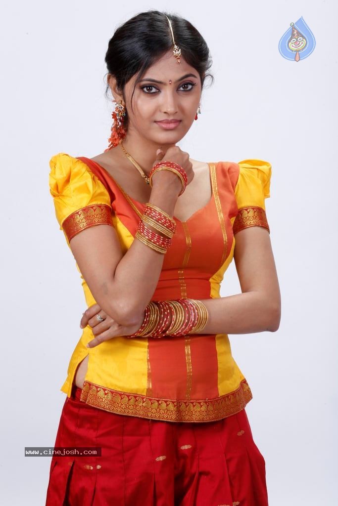 Supoorna Hot Photos - 27 / 106 photos