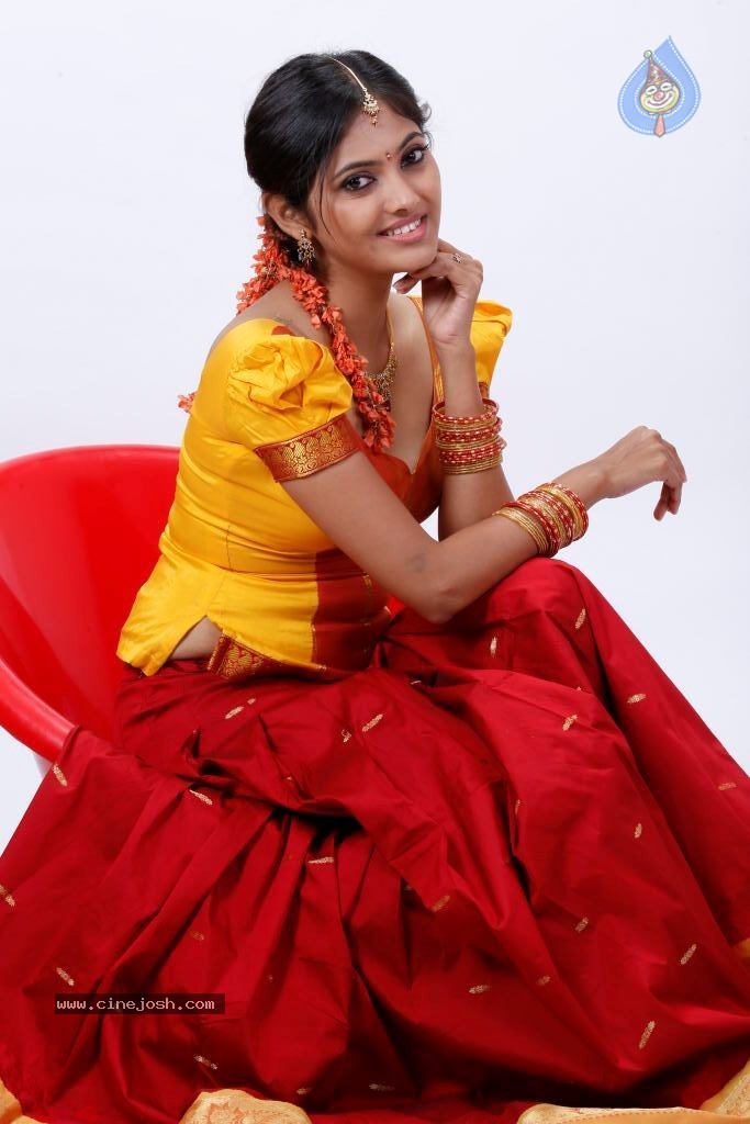 Supoorna Hot Photos - 33 / 106 photos