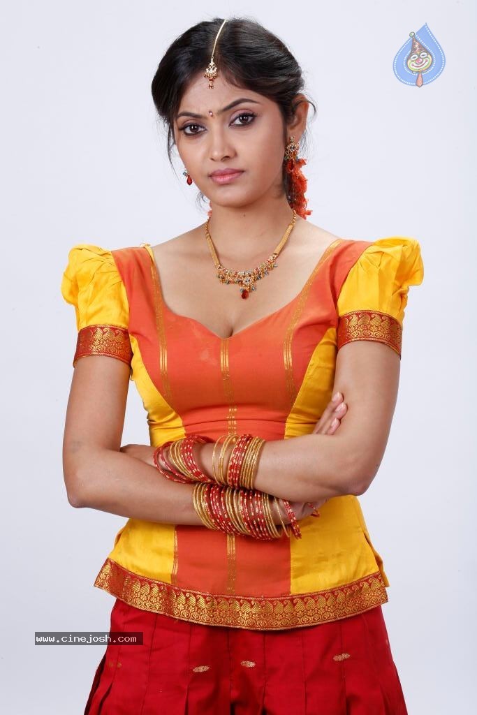 Supoorna Hot Photos - 83 / 106 photos