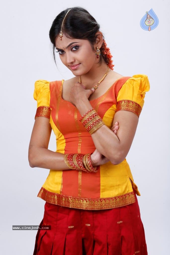 Supoorna Hot Photos - 87 / 106 photos
