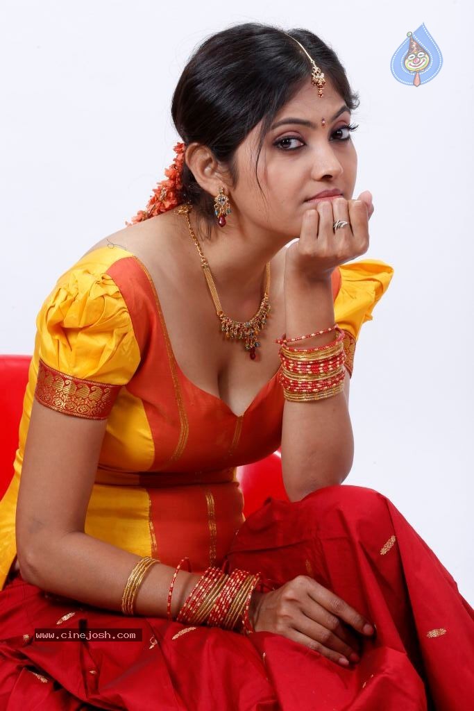 Supoorna Hot Photos - 98 / 106 photos